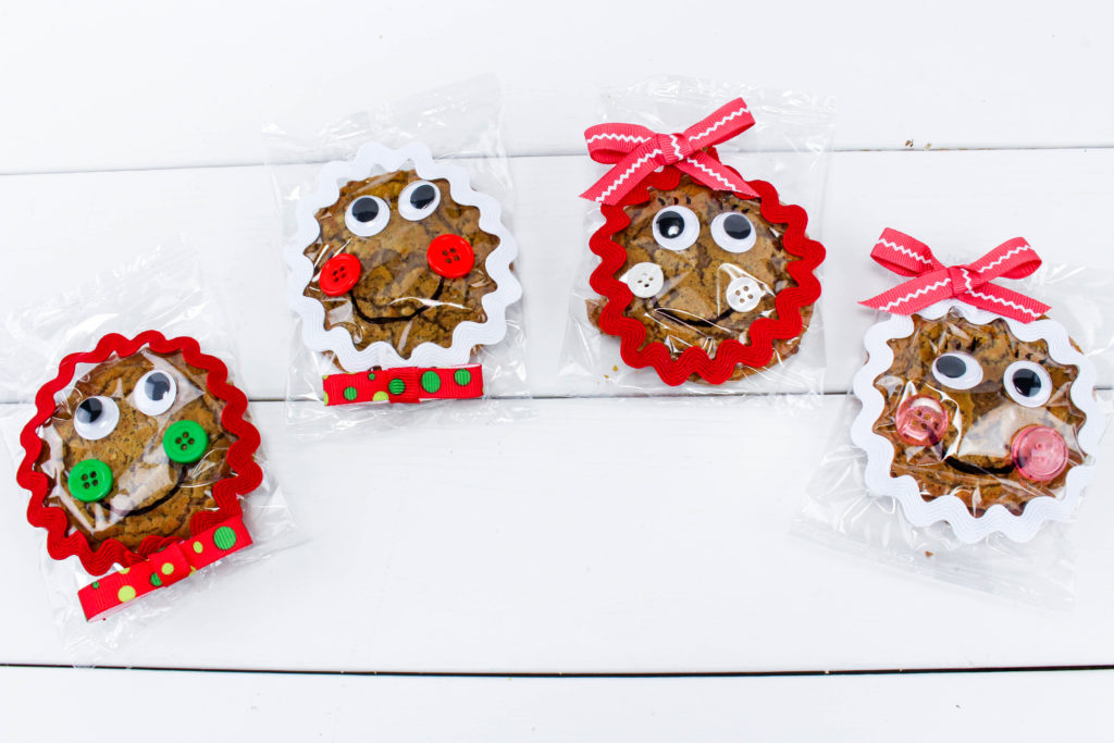 Fun Christmas Craft Gift Idea- Gingerbread Snack Treats made from Oatmeal Cream Pies