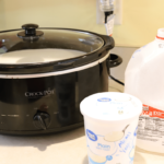 Have you ever thought of making yogurt in the slow cooker? Here's a fast and easy recipe for making delicious yogurt using your slow cooker.