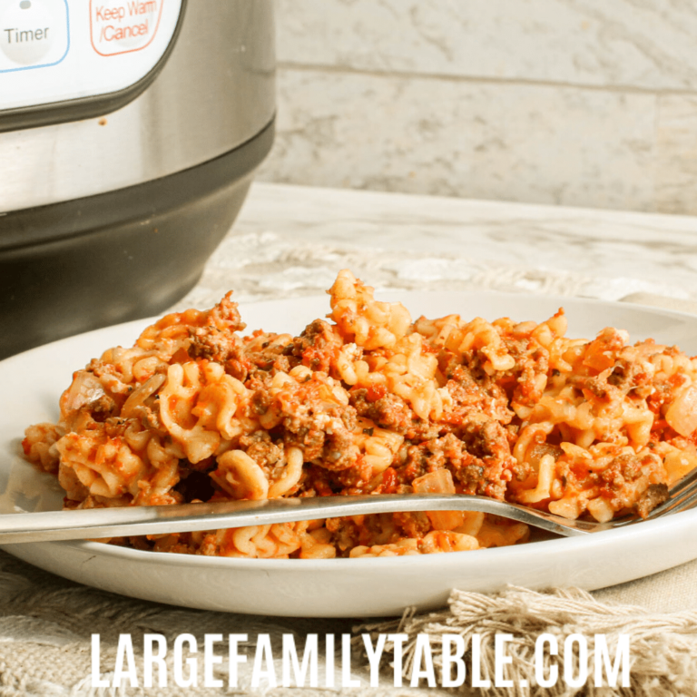 Large Family Instant Pot Lazy Lasagna | LargeFamilyTable.Com